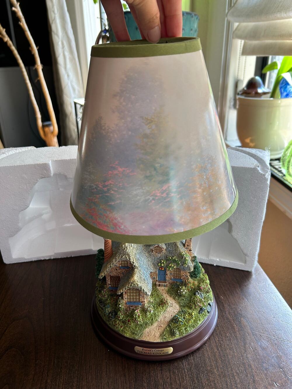 New Thomas Kinkade Everett's Cottage Table Lamp